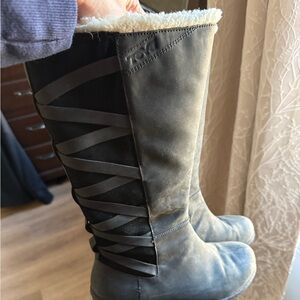 Teva Figueroa Womens size 9.5 shoes black leather shearling lined winter shoes